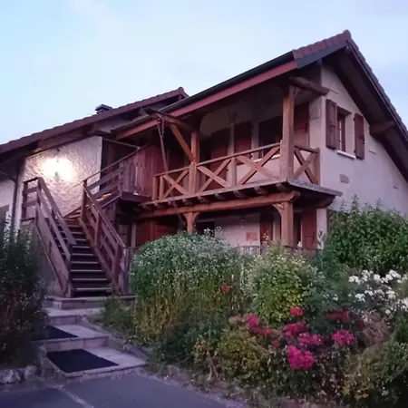 Bright 2-bedroom Between Geneva, Cern And Jura Apartment
